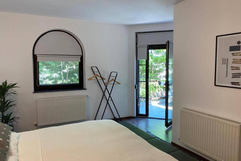 La Tuya Deluxe Villa Iasi Extérieur photo