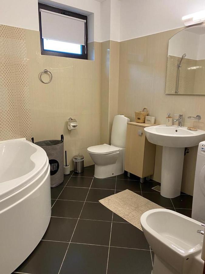 La Tuya Deluxe Villa Iasi Extérieur photo
