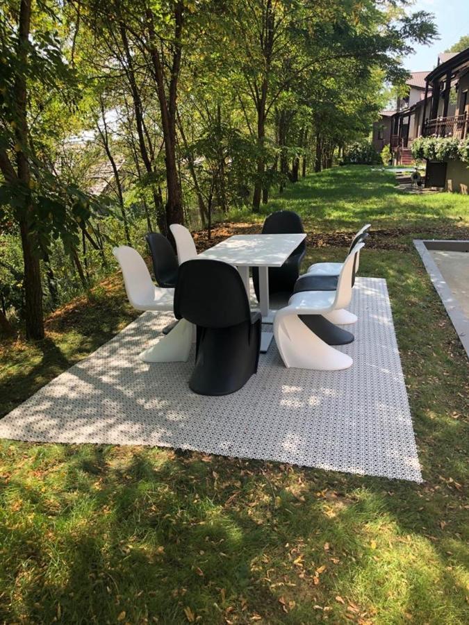 La Tuya Deluxe Villa Iasi Extérieur photo